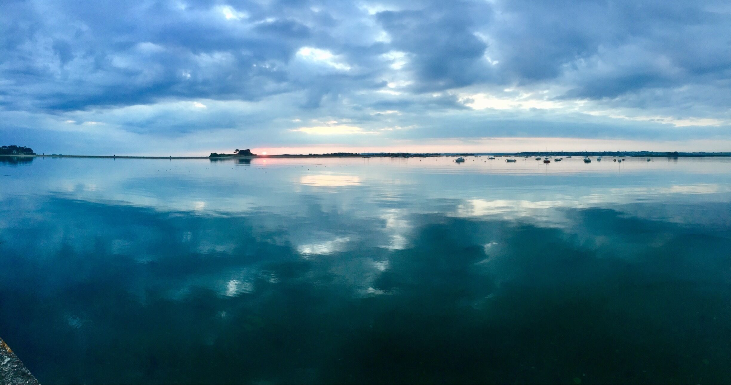 Handy stop over for the Roscoff ferry. The northern coast of Brittany is dotted with pretty sandy bays and islands. 