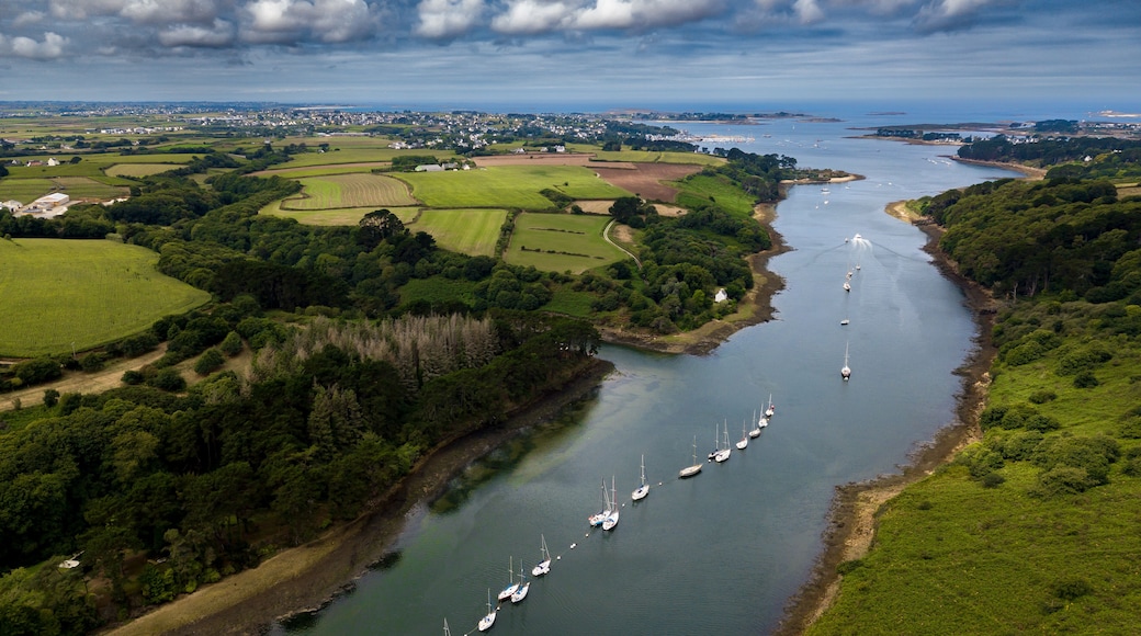 River Aber Wrac'h And Landscape In Region Landeda At The Finistere Atlantic Coast In Brittany, France