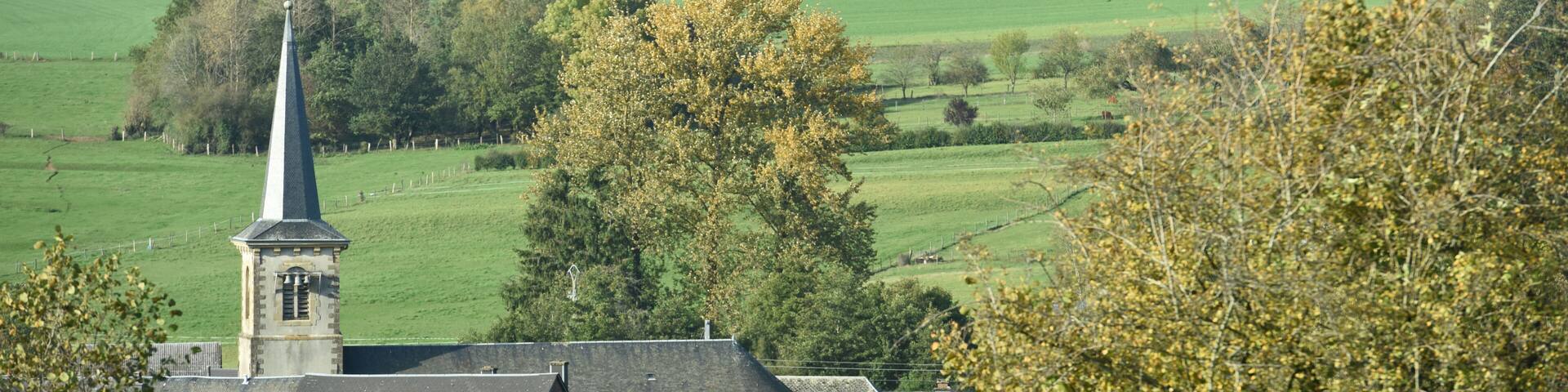 paysage vert Wallonie Belgique Ardenne eglise religion village