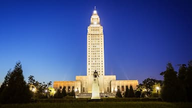 Louisiana State Capitol Building in Baton Rouge at Night