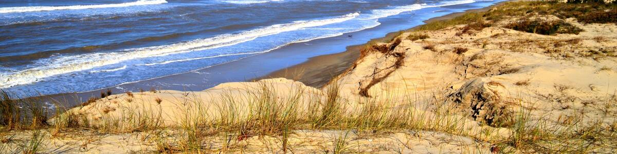 views of the dunes and the Atlantic Ocean in Soulac, Gironde, France; Shutterstock ID 386427628; purchase_order: SP-1332 HA Batch 2 August 2018; Order: ; client: HomeAway; other: To be paid with HA bu