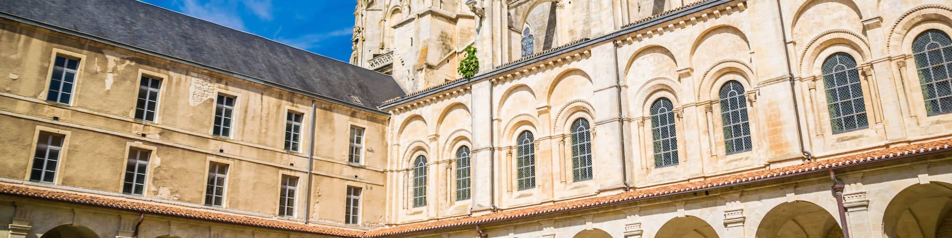 Abbatiale de Saint-Maixent l'école, Deux-Sèvres.