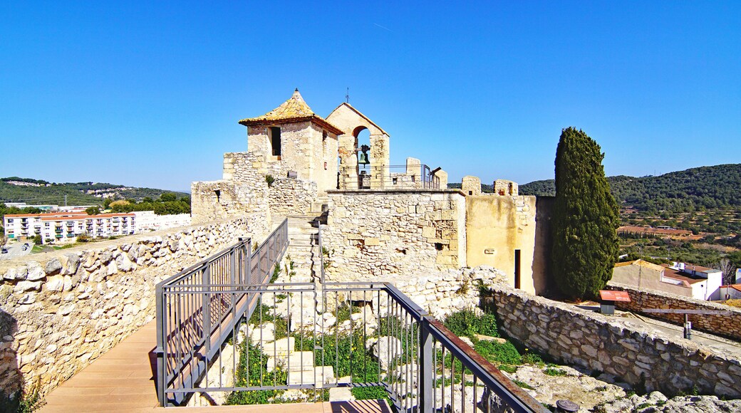 Castillo de la Santa Creu en Calafell, El Vendrell, Tarragona, Catalunya, España