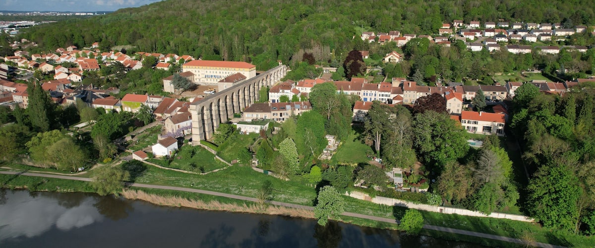 Vue Aérienne de l'Aqueduc Romain à Jouy-aux-Arches (Moselle France)