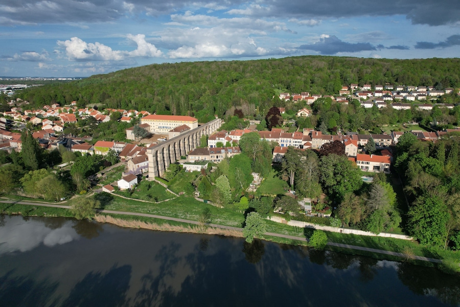 Vue Aérienne de l'Aqueduc Romain à Jouy-aux-Arches (Moselle France)