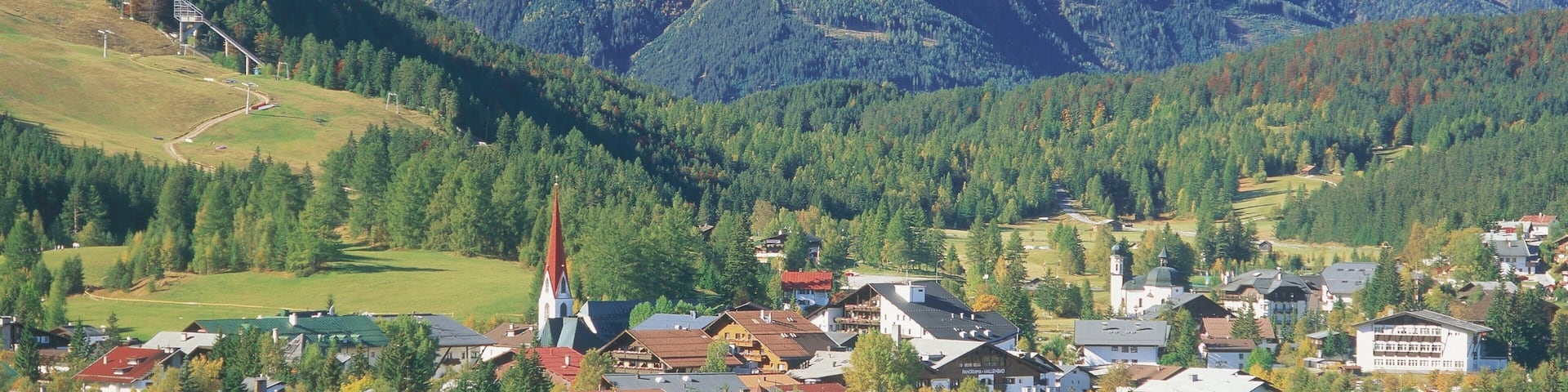 Seefeld in Tirol mostrando vistas de paisajes, una pequeña ciudad o pueblo y escenas forestales