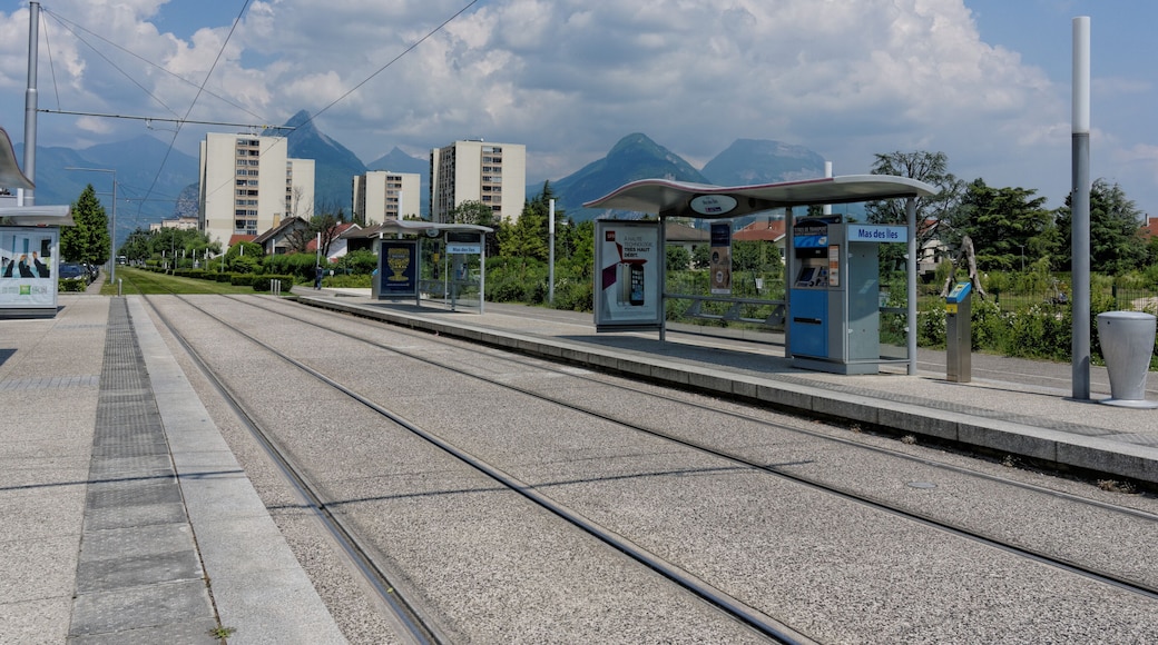 Station du tramway de Grenoble "Mas des Îsles" à Seyssins