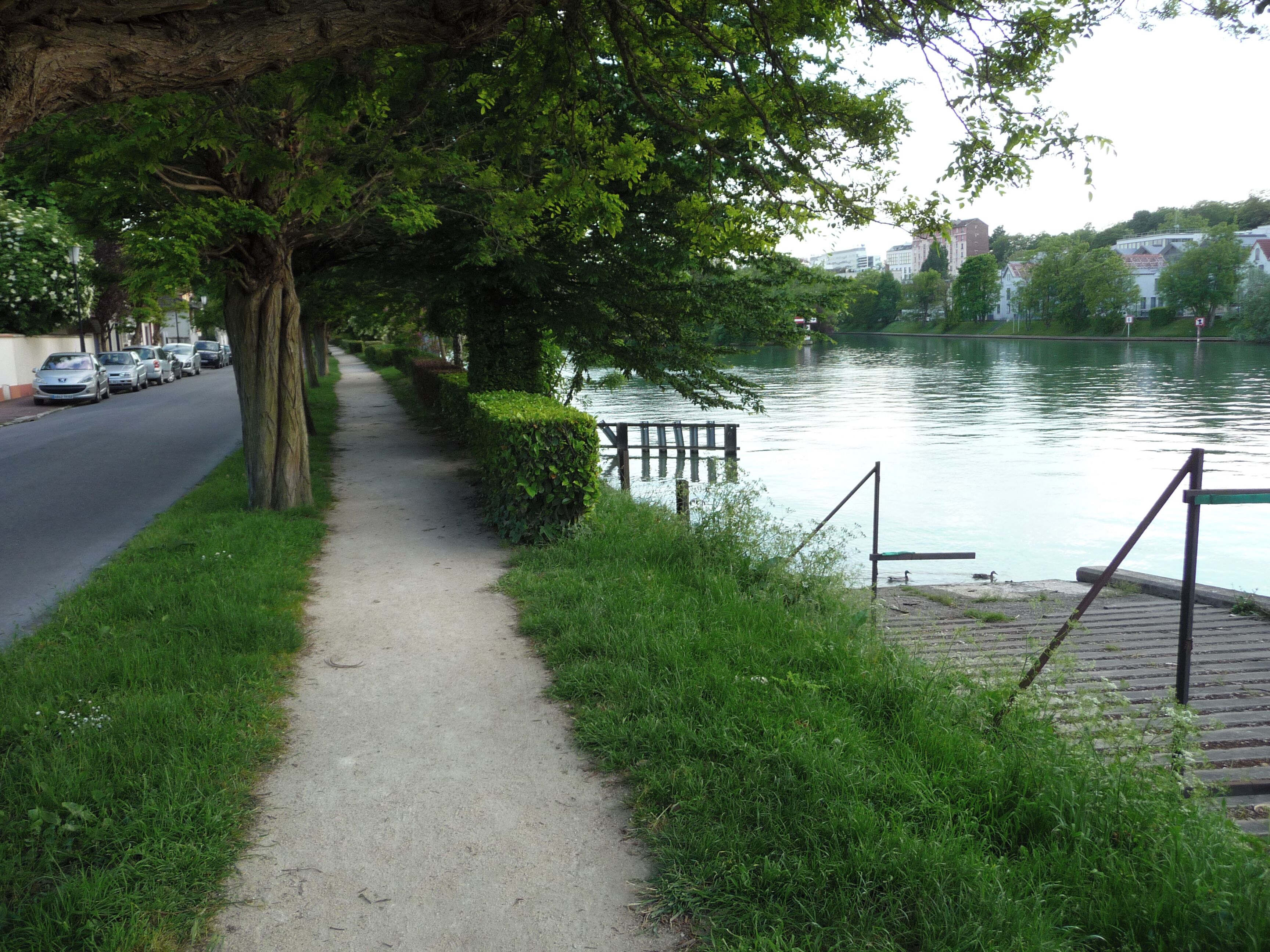 Marne river at Joinville-le-Pont