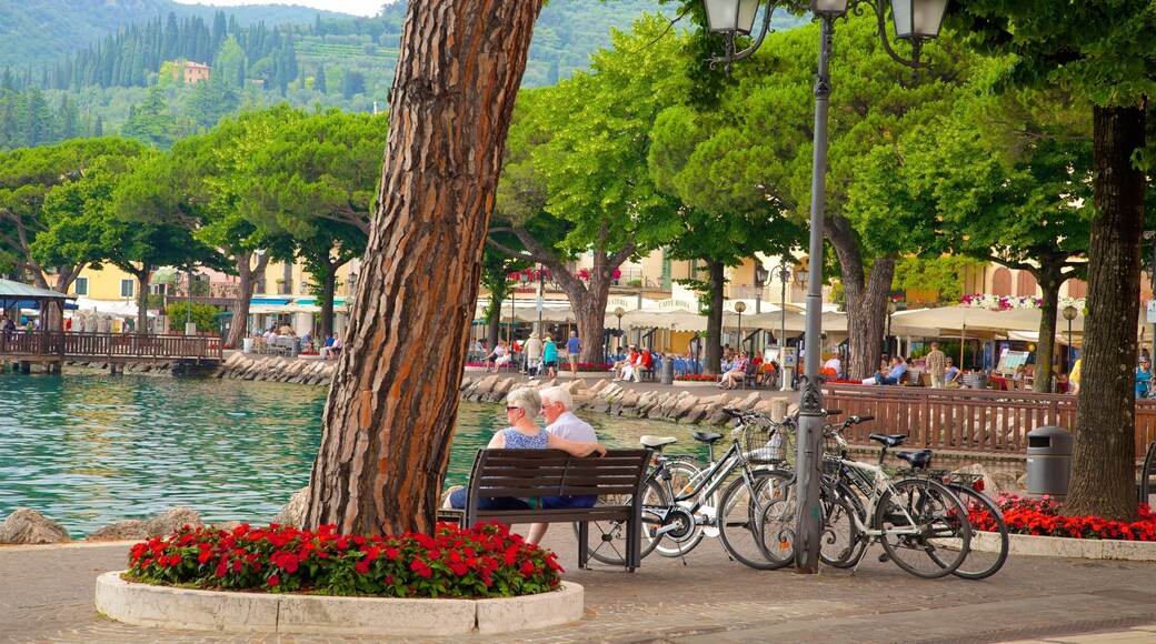 Garda fasiliteter samt innsjø i tillegg til par