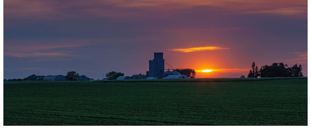 Just outside Springfield the sun was setting and came upon this