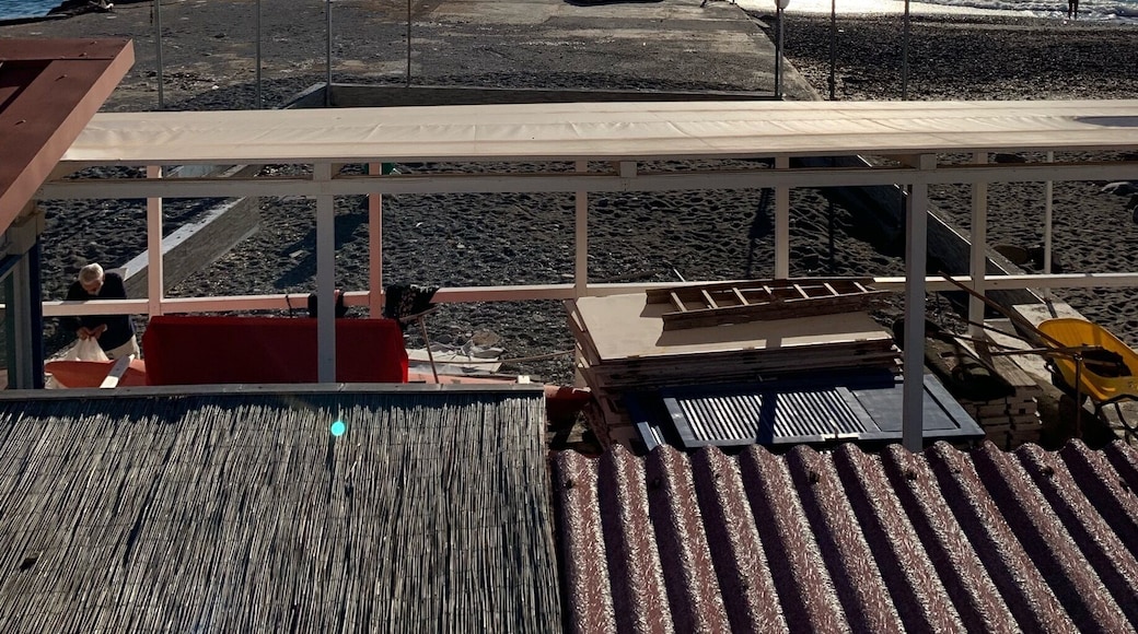 A winters day in Italy the sun still shines. I do love Italy out of season.