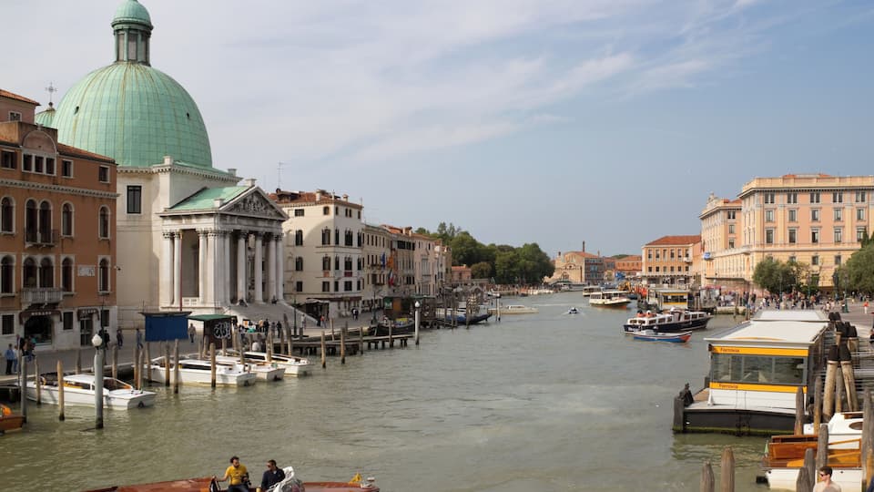 Built in 1718-38 by Giovanni Antonio Scalfarotto