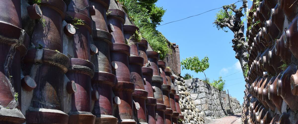 Clay Pipe Hill in Tokoname