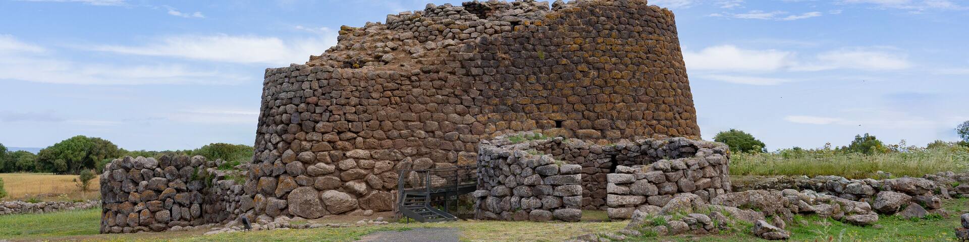 nuraghe losa with enough details of the site and the nuragic complex