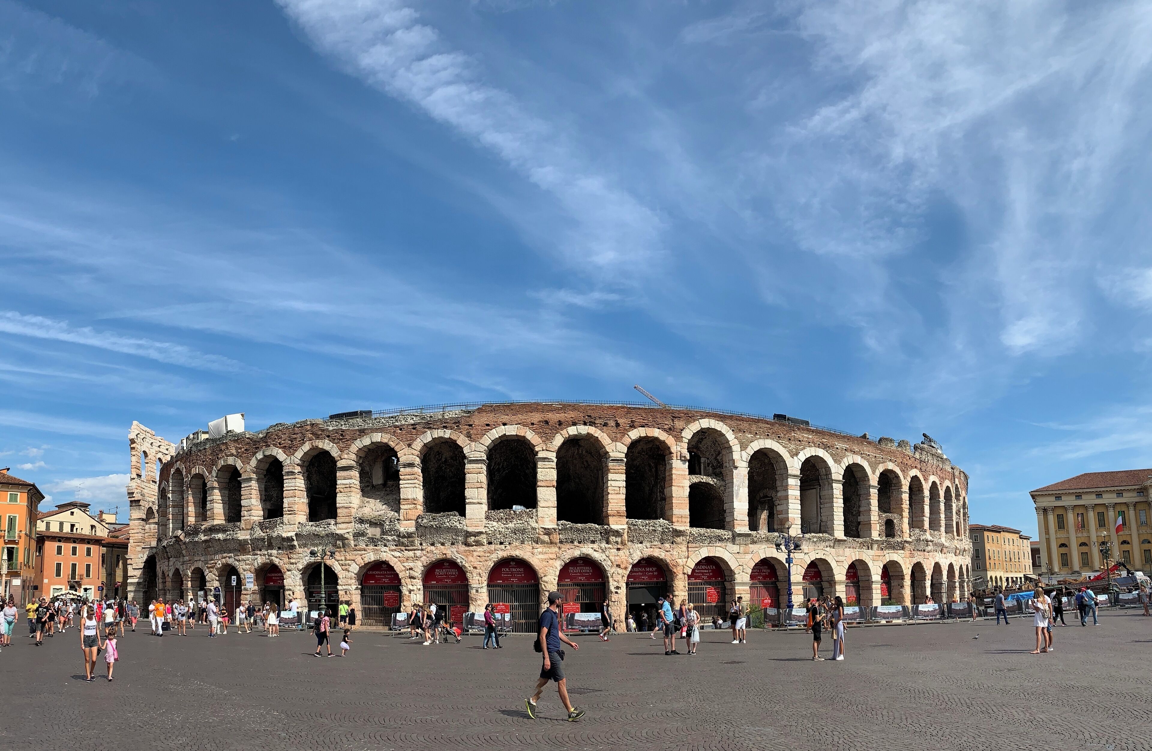 #Verona #arena #Italy #History

The Arena and Juliet's house are the biggest attractions in Verona. The arena of Verona is the third largest arena in Italy and also the best preserved. It is believed to have been built in the second half of the 1st century. Since its inception and up to the present day it has been constantly used for various purposes: Gladiator fights, burning of heretics in the Middle Ages, housing of prostitutes and, more recently, it has been the scene of major theater, opera, rock concerts and shows by famous singers.


A Arena e a casa de Julieta são as maiores atrações de Verona. A arena de Verona é a terceira maior arena da Itália e também a mais bem conservada. Acredita-se que tenha sido construída na segunda metade do século I. Desde a sua construção e até aos dias de hoje tem sido utilizada constantemente servindo a diversos propósitos: Lutas de Gladiadores, queima de hereges na idade Média, habitação de prostitutas e, mais recentemente, palco de grandes espetáculos de teatro, ópera, concertos de rock e shows de cantores famosos.