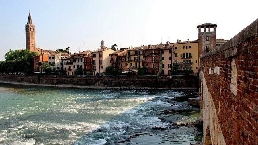 #weekendgetaway Scaliger bridge in Verona, over The Adige River. Wonderfull Place to go. 💟