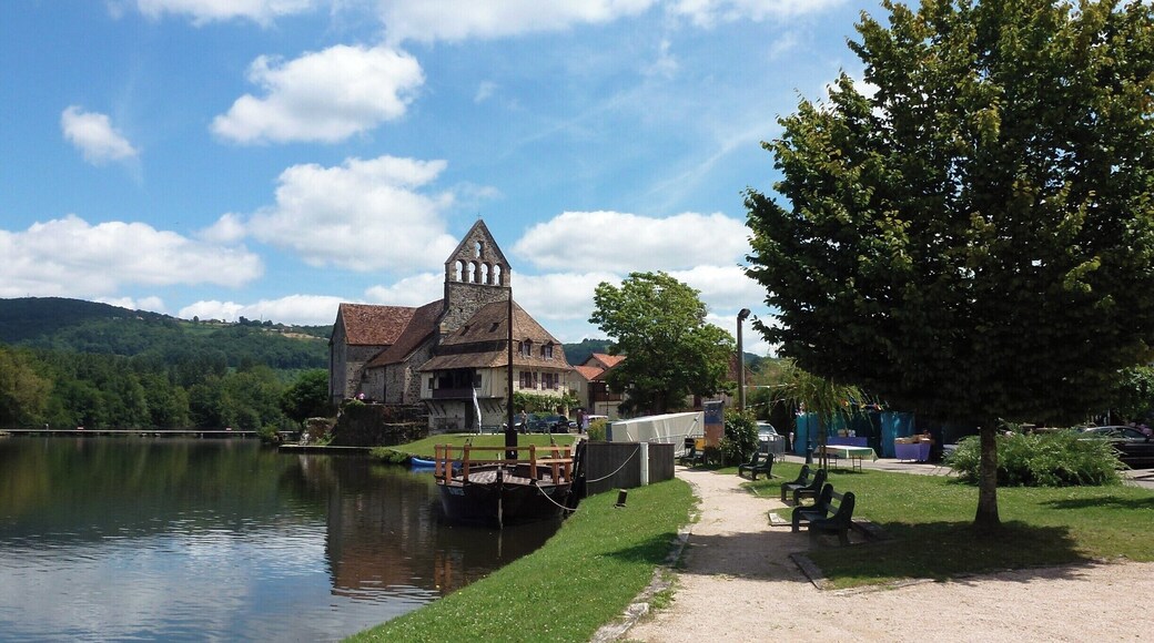On a bend of the Dordogne, further east than most tourists visit, is this gorgeous town, appropriately named 'beautiful place' in French.
