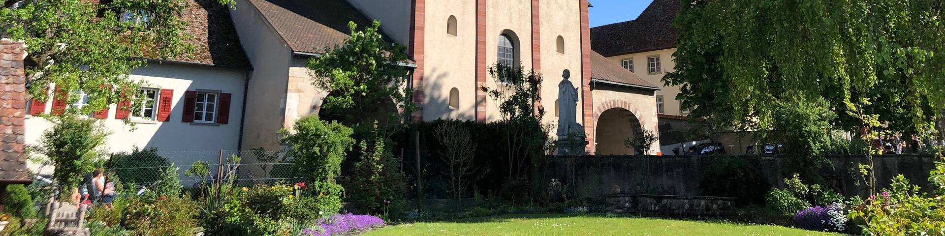 The Abbey of St Mary and Mark and the presbytery at Mittelzell belong to the parish of Our Lady, the town hall to the Town Council of Reichenau.
Declared a UNESCO World Heritage Site in 2000, Reichenau Island in Lake Constance bears outstanding testimony to the religious and cultural role of a great Benedictine monastery of the Middle Ages.
