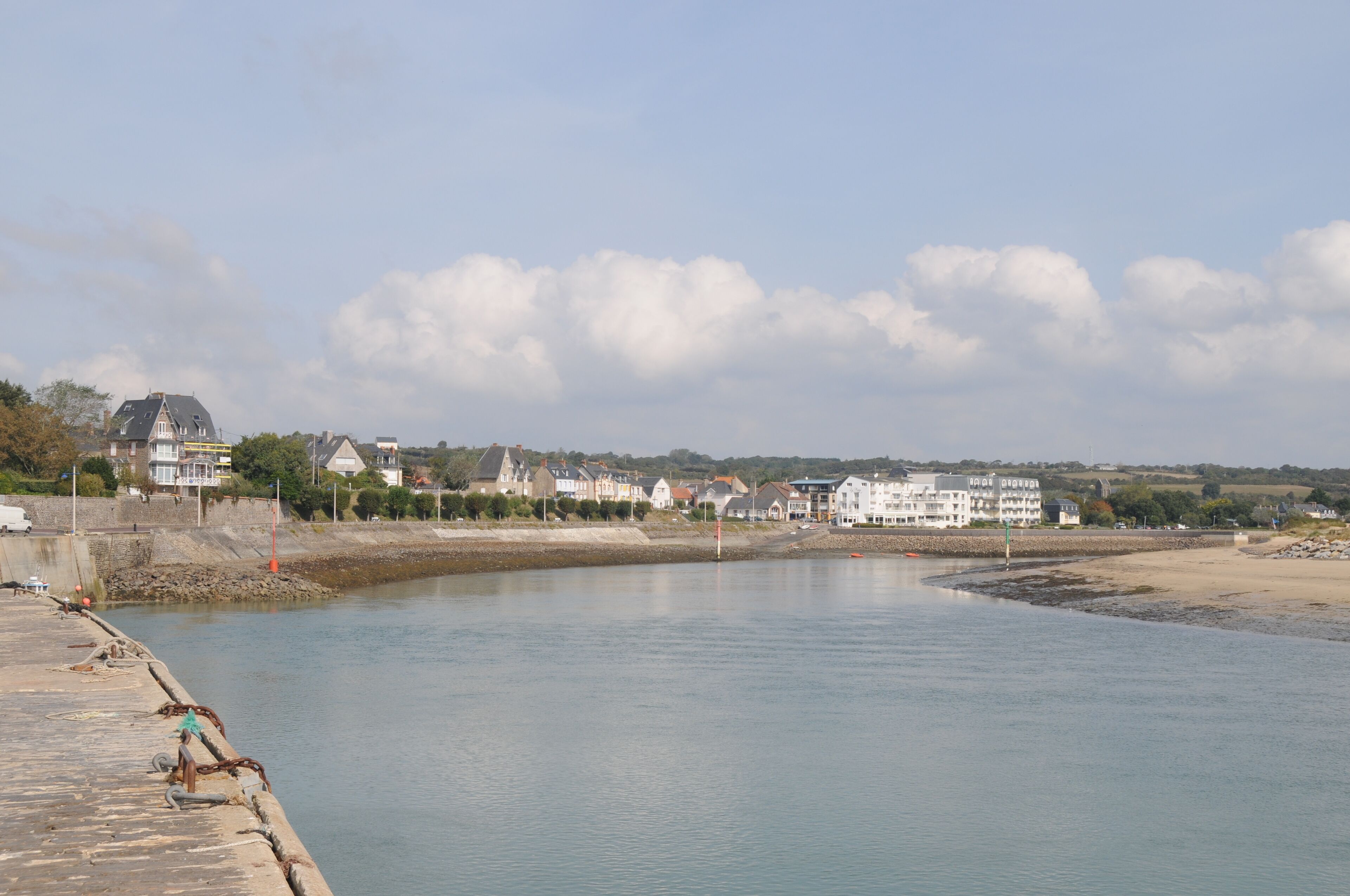 Carteret harbor - upper reach at low water