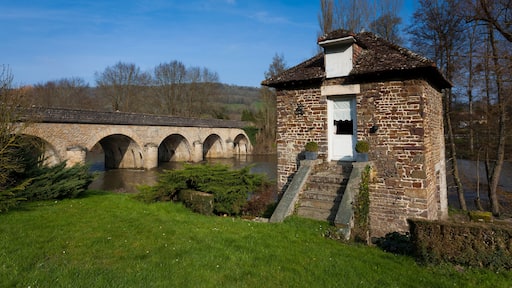 Bridge and Orne River, Clecy, Swiss Normandy, Normandy, France