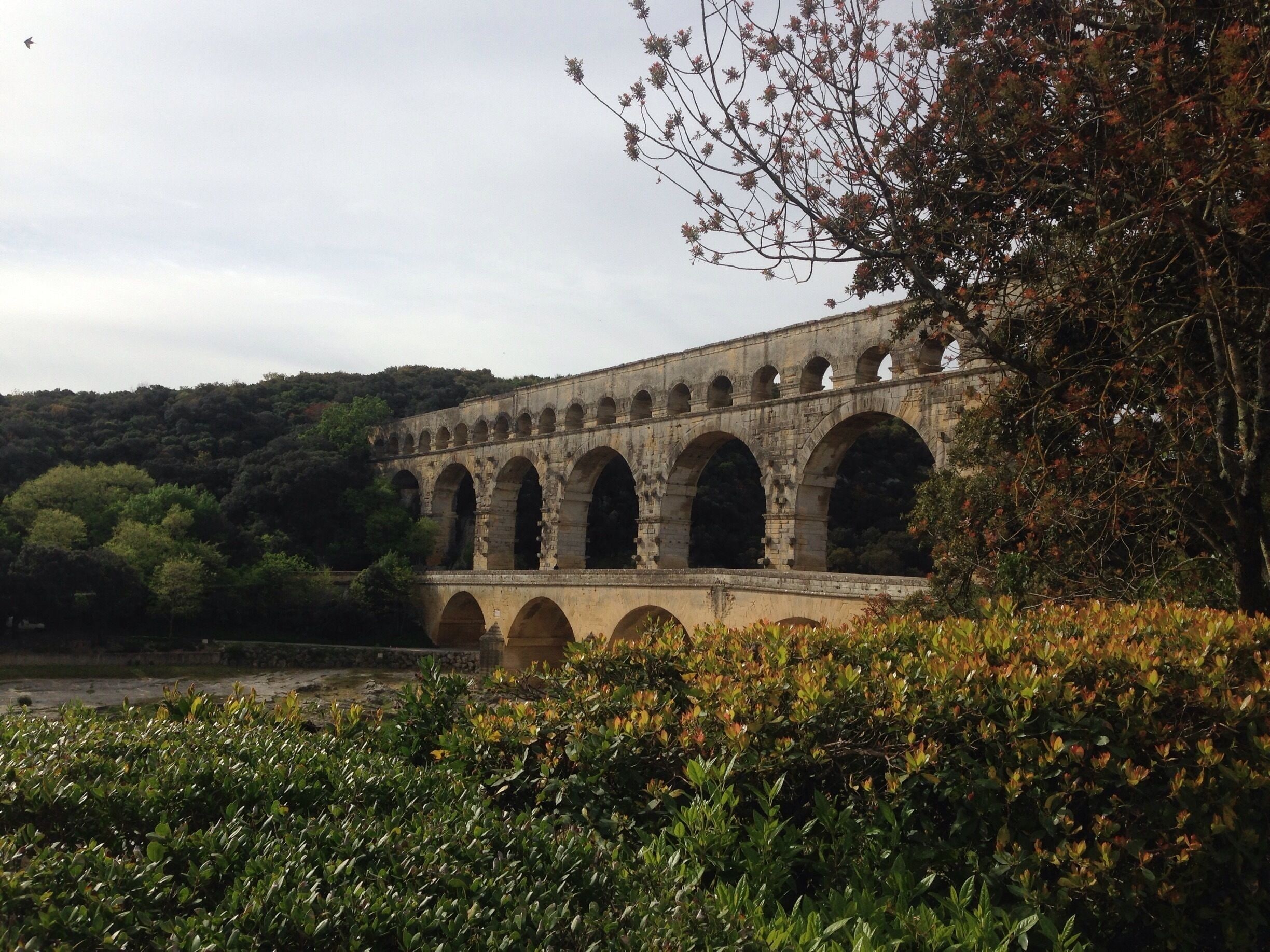 Cet pont a été construit en 40-60 av. J-C par les anciens romans et aujourd'hui il est toujours ici ✨