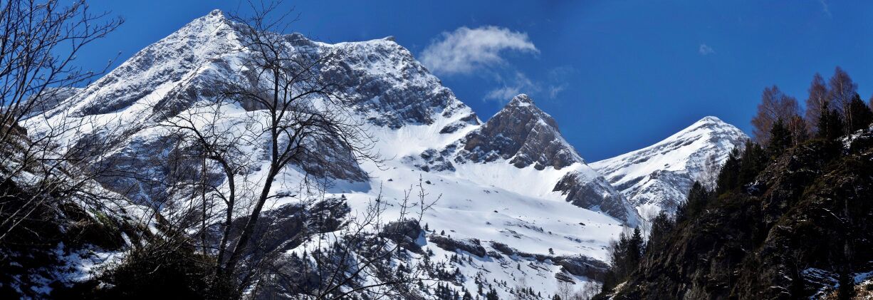 It's a wonderful drive to get to the place and then a pleasant, bascially flat walk of a couple of kilometres to get to this wonderful place.  The advertised waterfall may not always be flowing but it's a special day out anyway.