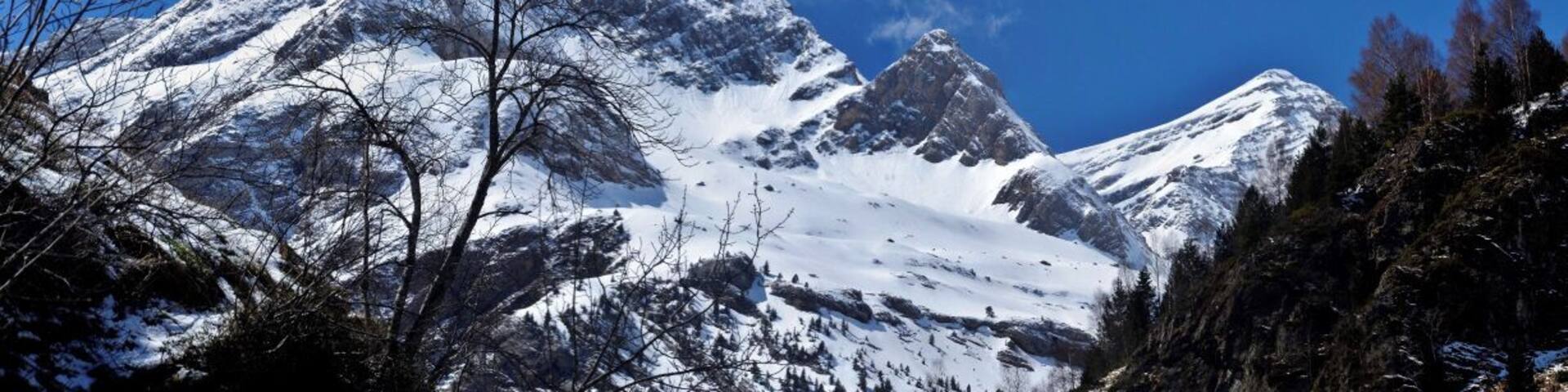 It's a wonderful drive to get to the place and then a pleasant, bascially flat walk of a couple of kilometres to get to this wonderful place. The advertised waterfall may not always be flowing but it's a special day out anyway.