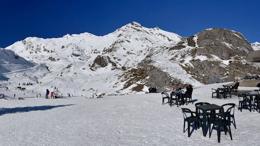 Panorama of Gavarnie-Gedre ski resort seen from picnic area