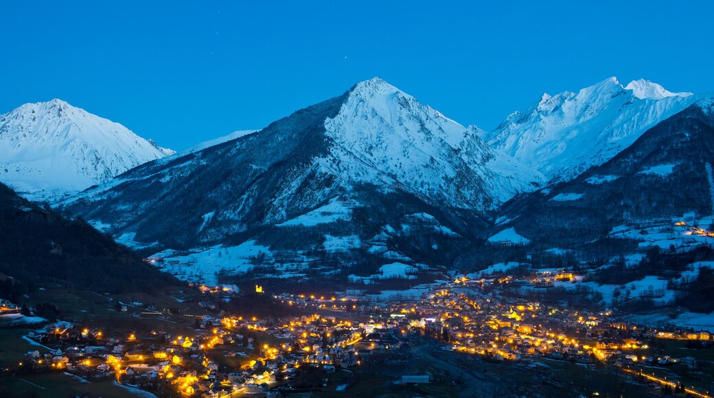 City of Luz-Saint-Sauveur with snow at night