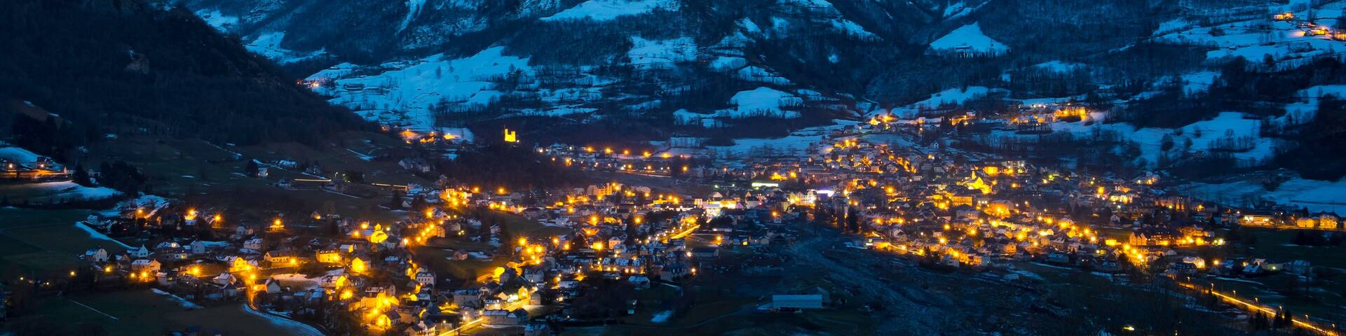 City of Luz-Saint-Sauveur with snow at night