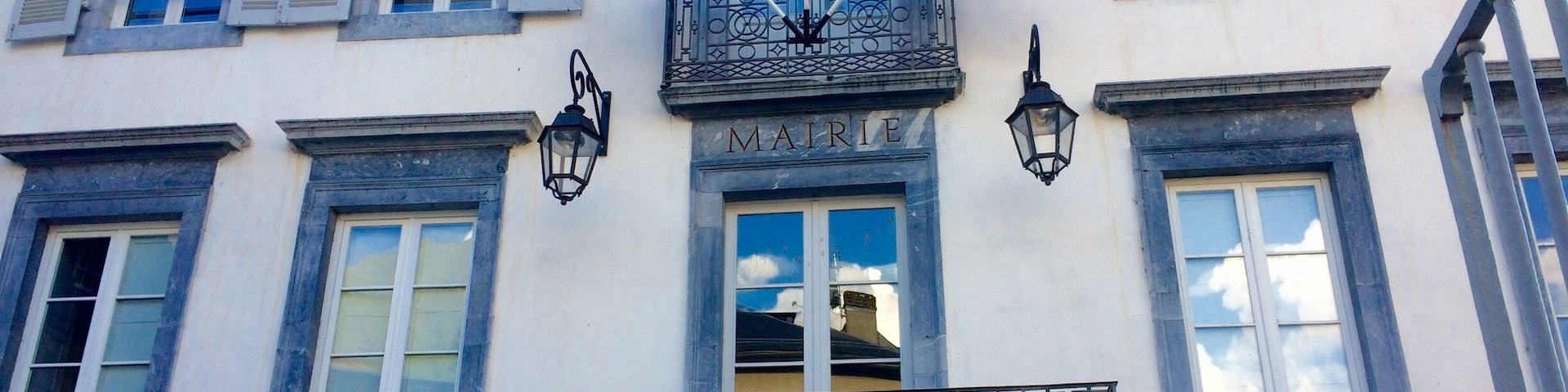 La Mairie. Liberte Egalite Fraternite.