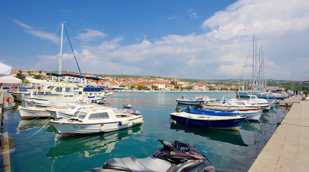 Primosten which includes a marina