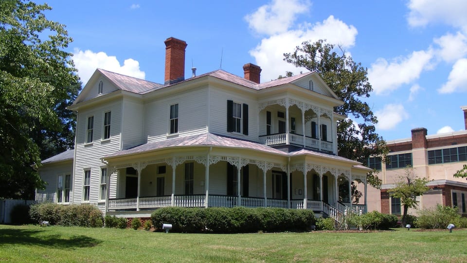 Fayetteville featuring a house