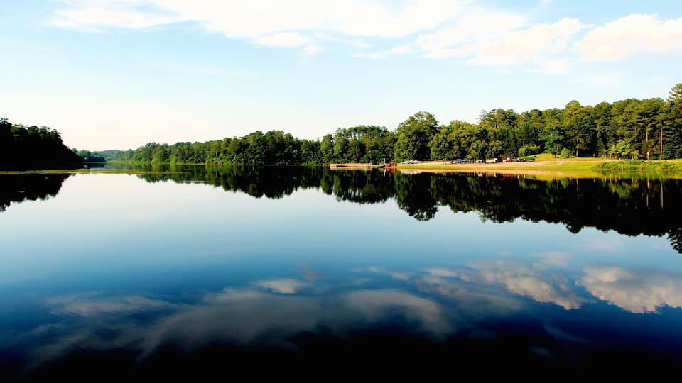 Fayetteville which includes a lake or waterhole