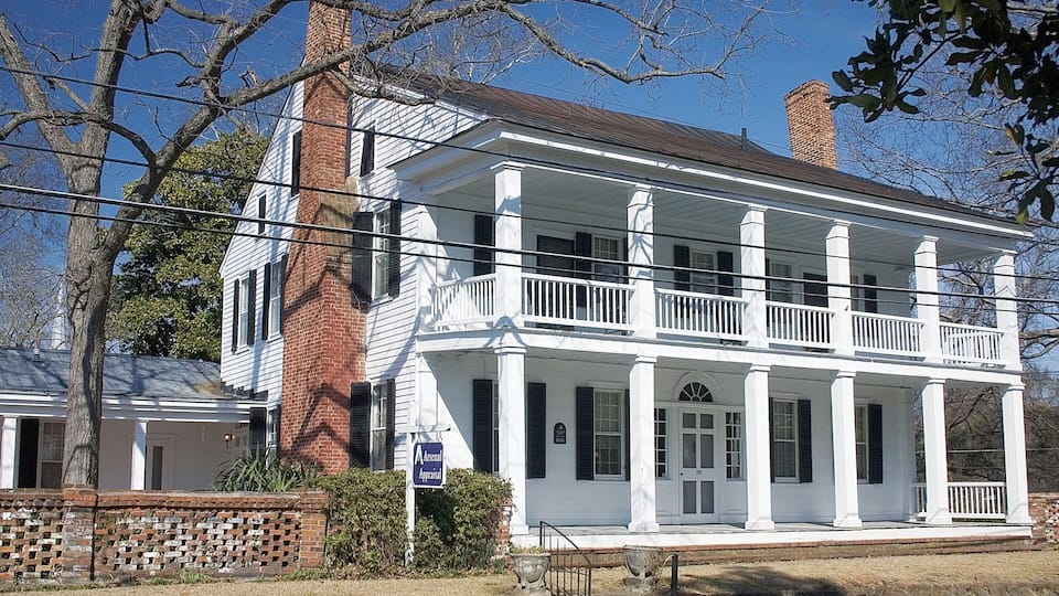 Fayetteville showing a house