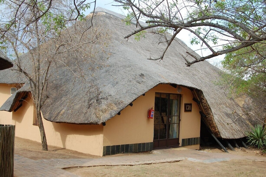 The sloped thatched roof rooms were cool and comfortable. Very nice. Beautifully laid out in this rugged land. 2013 October