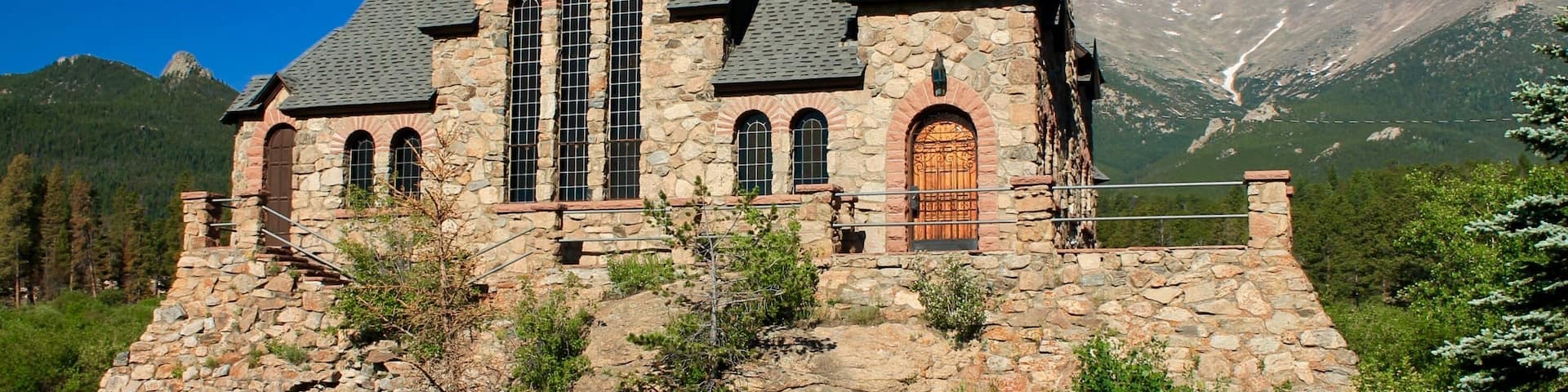 Known as Chapel on the Rock, this gorgeous stone chapel was once surrounded by water. The chapel is closed to the public now, but you can explore the grounds around it. #OnThe Road