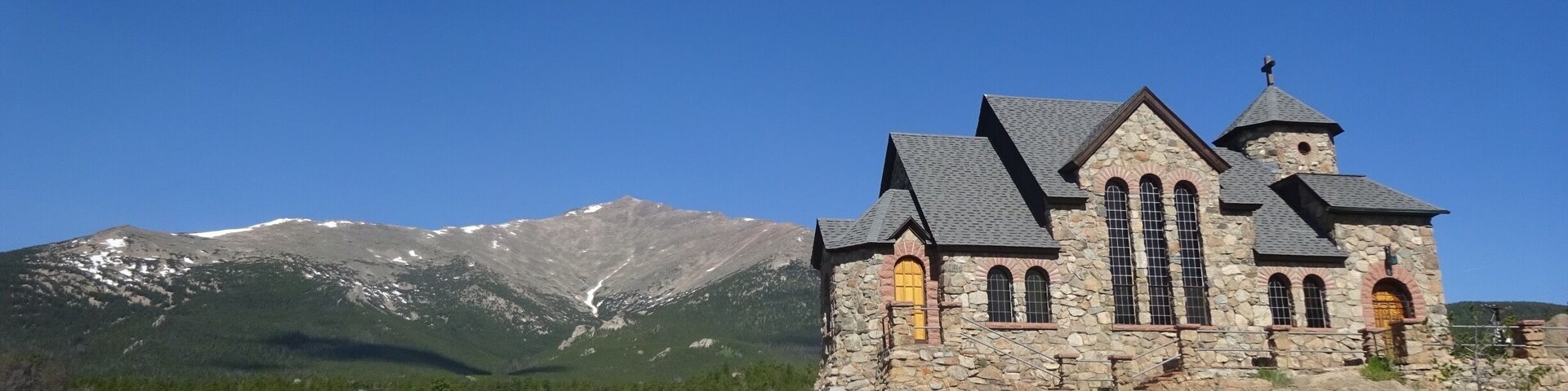 Beautiful chapel just by the side of the road. Built into the rock with a stunning backdrop.
