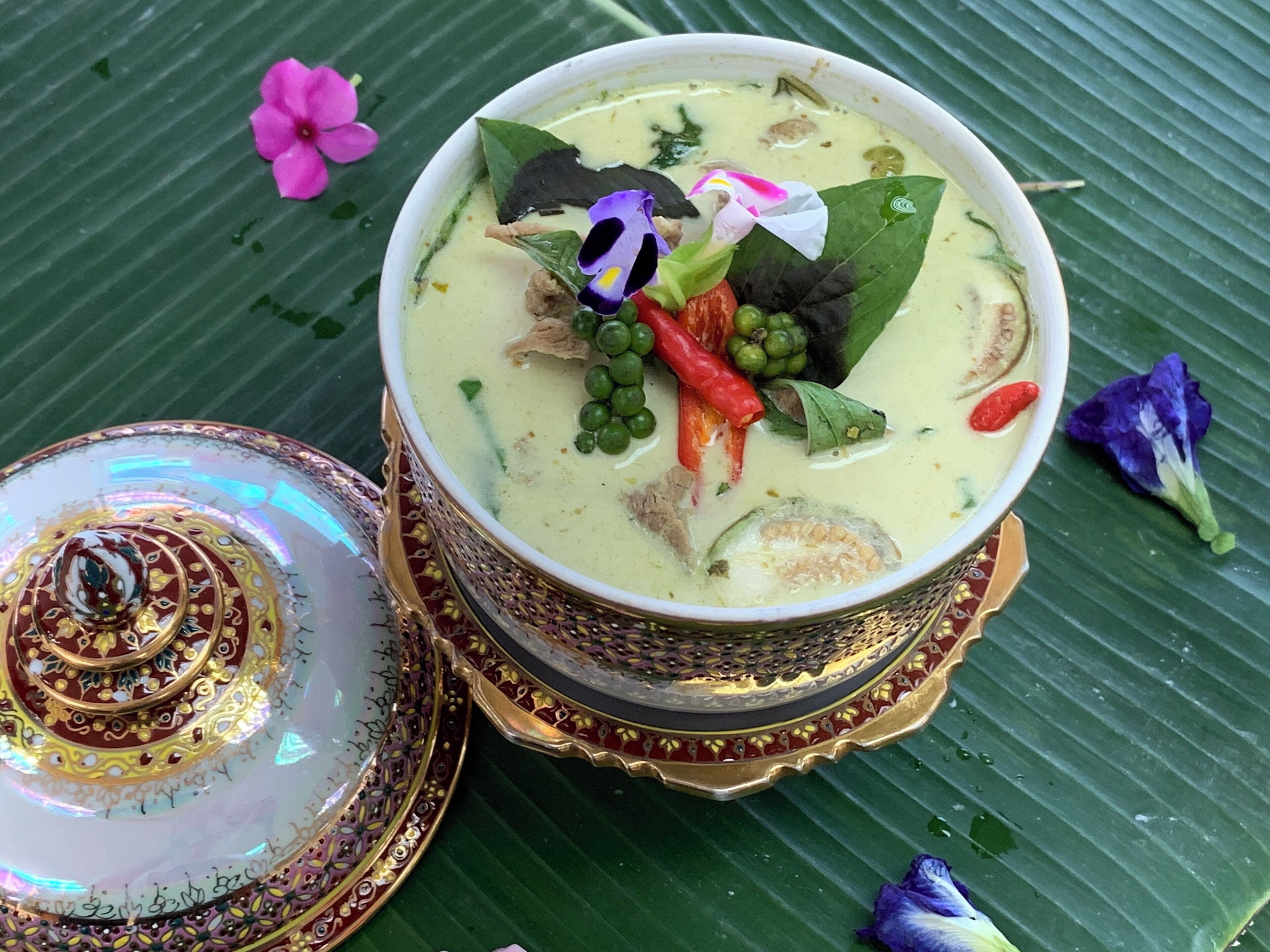 Kaeng Kiew Waan (Green Curry with Coconut Cream and Chicken). I can eat this dish everyday.