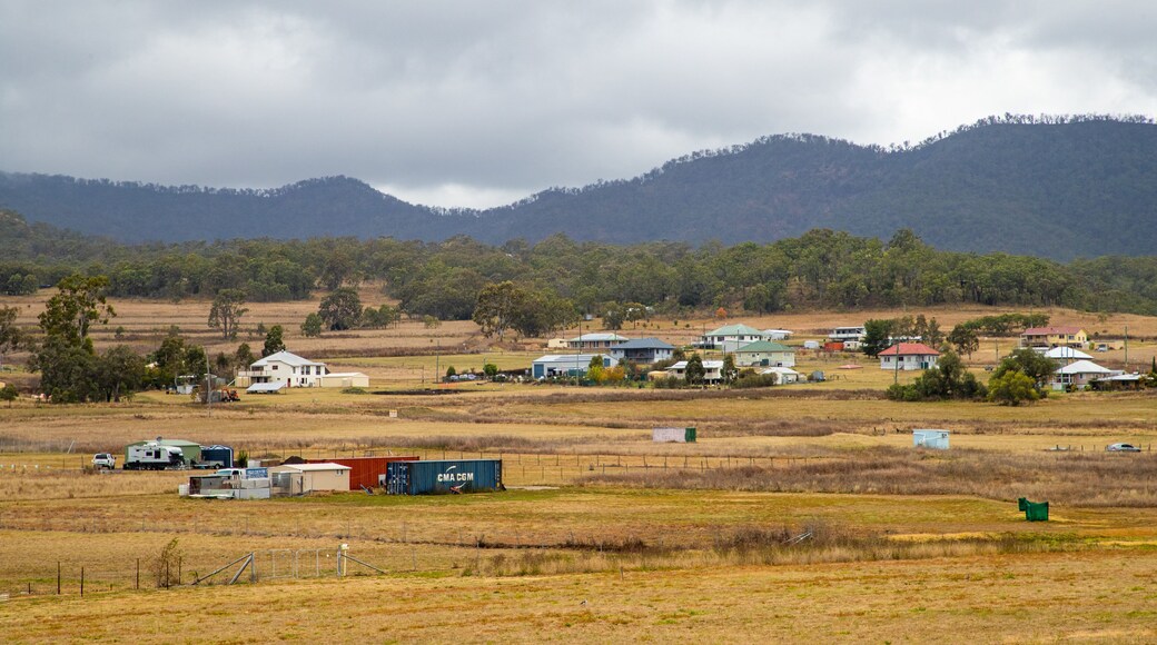 Maryvale showing farmland and landscape views