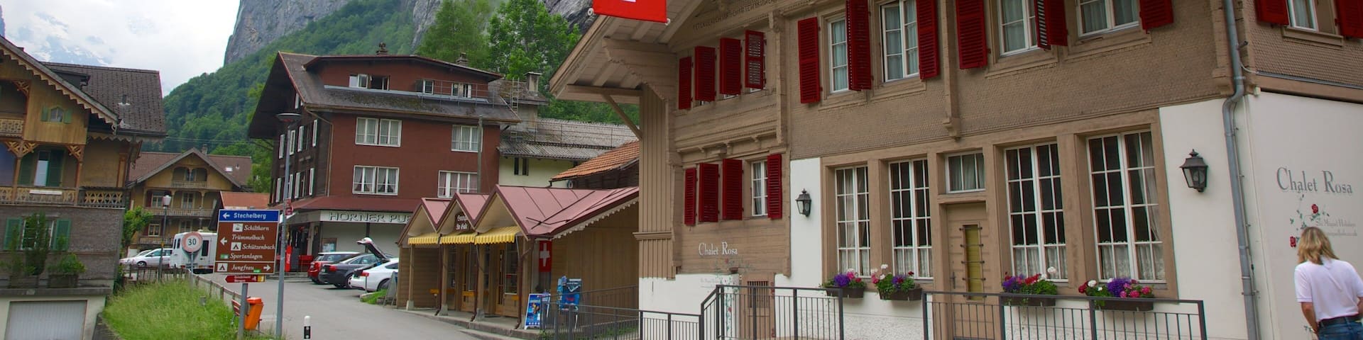 Lauterbrunnen featuring street scenes and heritage elements