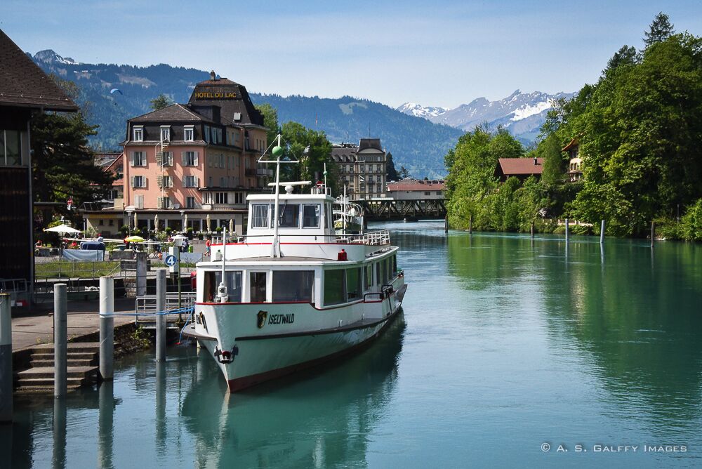 Interlaken (meaning “between the lakes”) is geographically situated between  the crystal clear waters of Lake Brienz and Lake Thun. Lake Brienz is a bit smaller than Lake Thun. For more information, read: http://www.travelnotesandbeyond.com/breakfast-cruise-on-lake-brienz/#more-14239