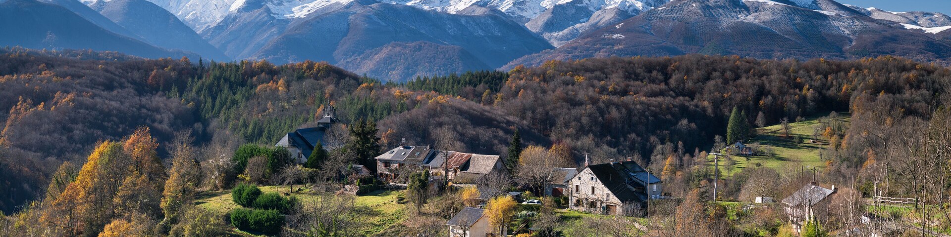 Village de montagne dans les Pyrénées ariégeoises dans le sud-ouest de la France