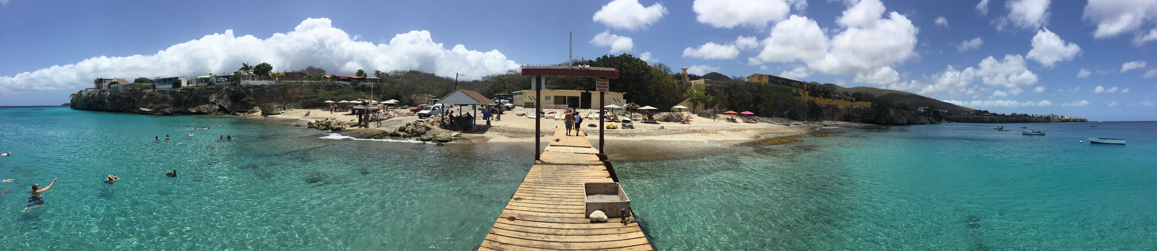 #LifeatExpedia

In #PlayaPiskado, the fisherman sell the fishes to feed the turtles that swin around the pier!