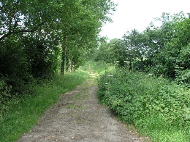 Byway to Moreton. This byway links up with a footpath that makes the link to Moreton Pinkney.