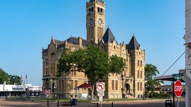 Lavaca County Courthouse in Hallettsville, Texas