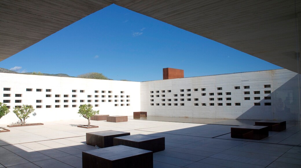 Córdoba que incluye arquitectura moderna