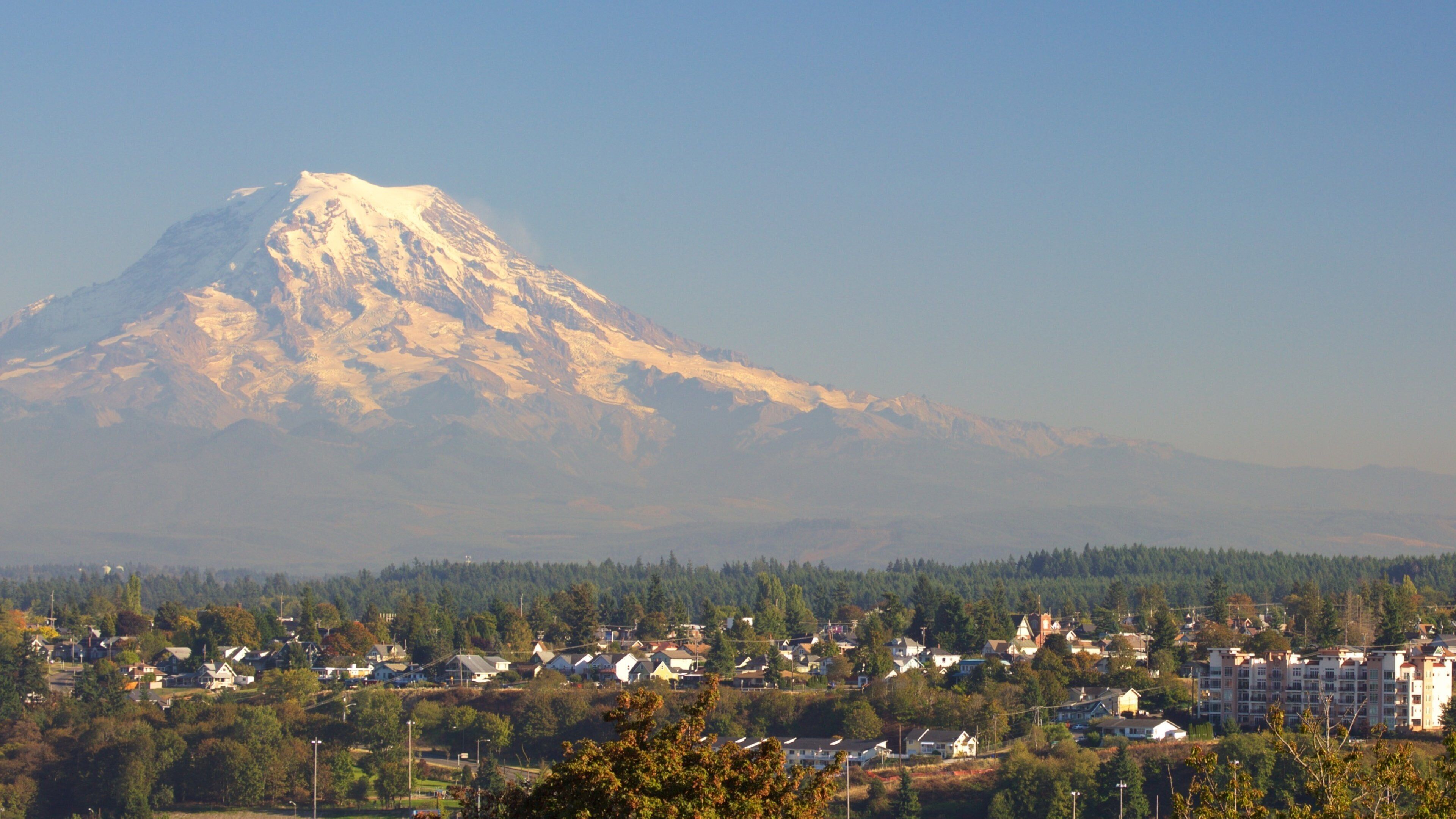 Tacoma mostrando montanhas