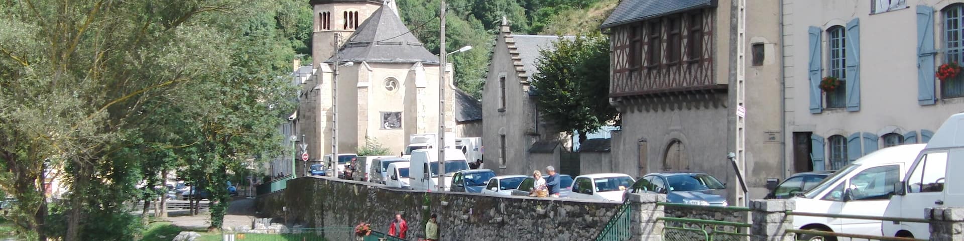 This building is indexed in the Base Mérimée, a database of architectural heritage maintained by the French Ministry of Culture, under the reference PA00095320 .