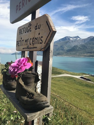 DescriptionLanslebourg-Mont-Cenis is a former commune in the Savoie department in the Auvergne-Rhône-Alpes region in south-eastern France